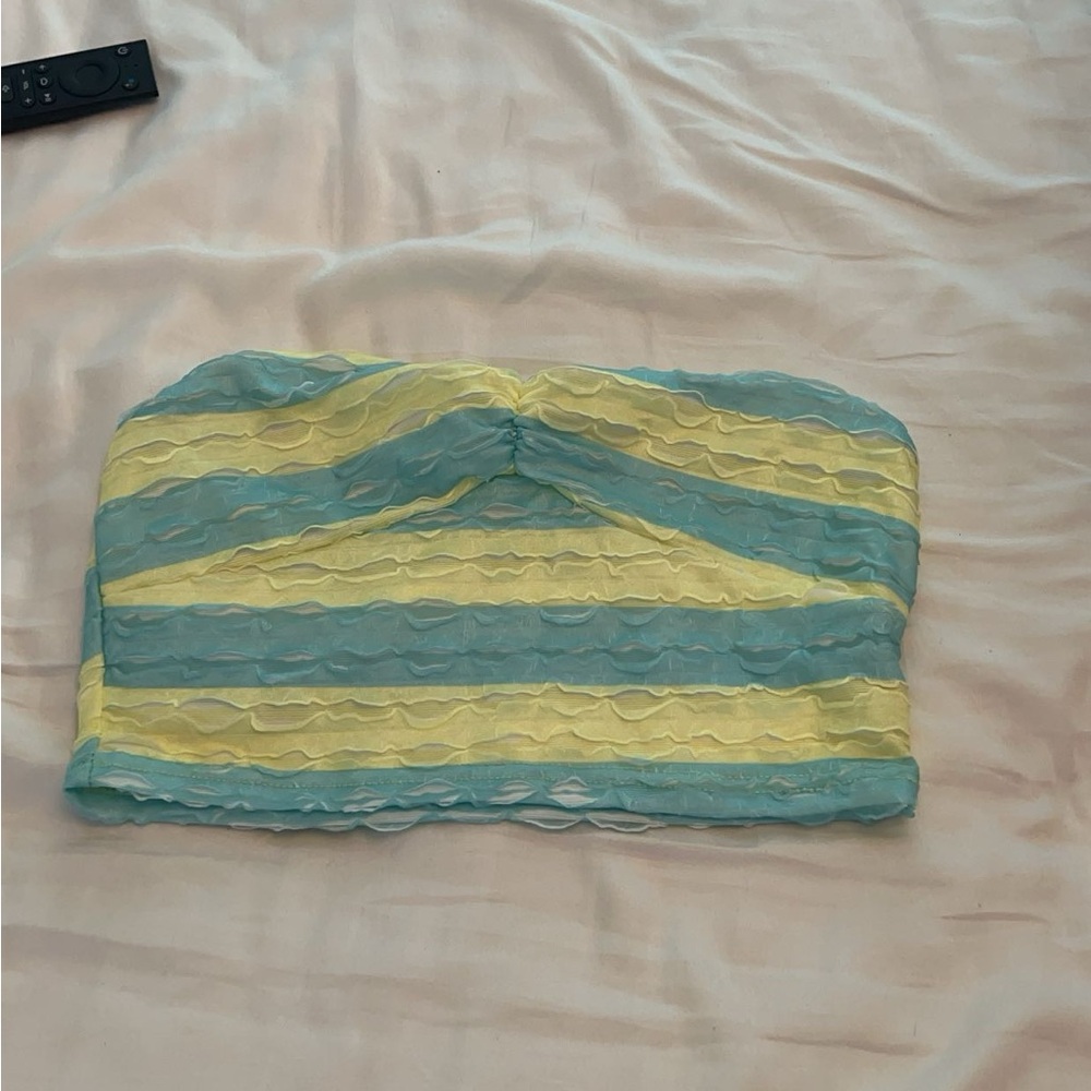 Yellow/blue stripped tube top